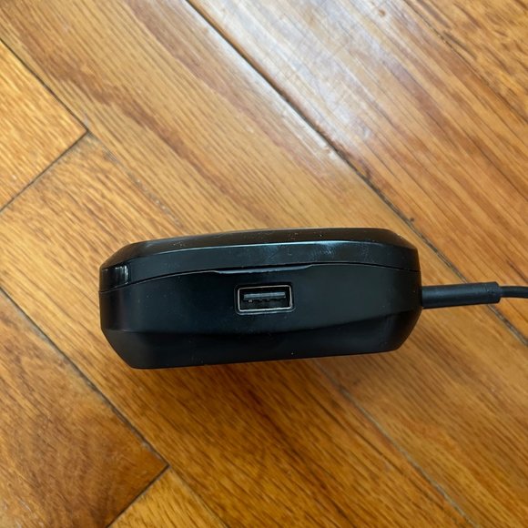 Aikela X-10 Wireless Earbuds Led Charging Case - Picture 4 of 5